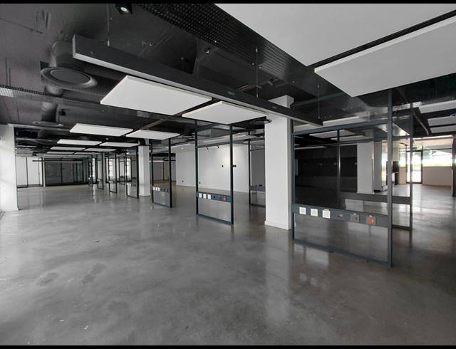 2,590M² OFFICE TO LET IN BRYANSTON
